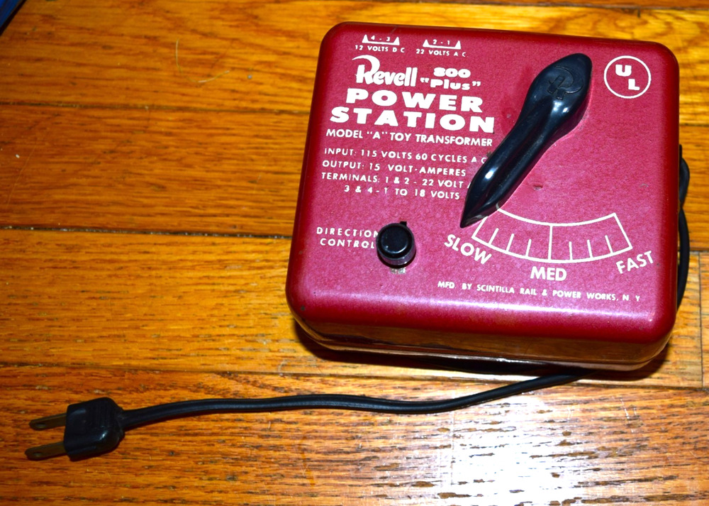 Vintage HO Scale Revell Transformer Power Station 800 Plus Model A Transformer